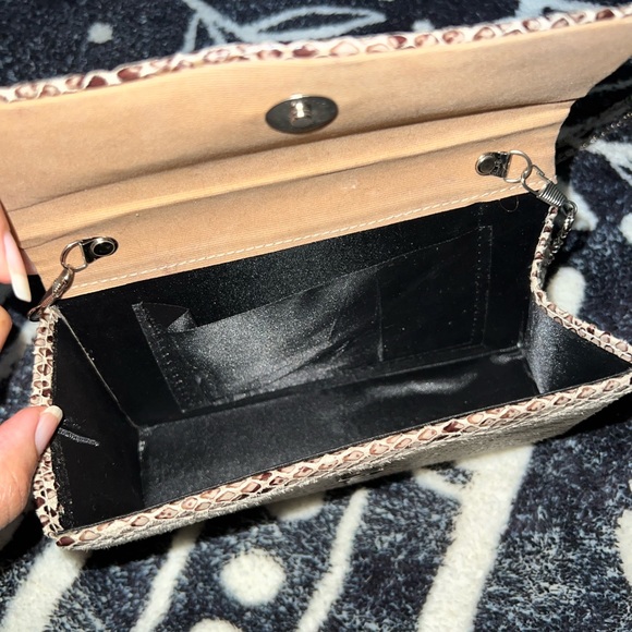 Animal print mini bag with chain strap - Picture 3 of 3